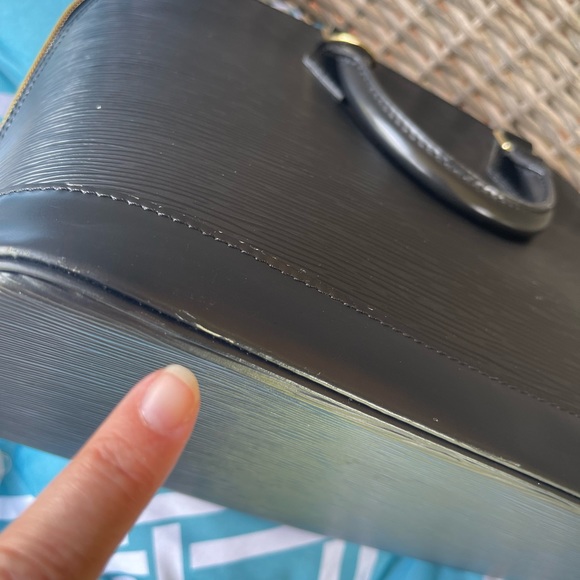 💕Authentic Louis Vuitton Epi Alma - Picture 7 of 16